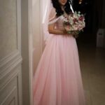Rochie de mireasă tip prințesă din perle și pietre cusute manual și tulle roz realizată la comandă de Lulytas Dresses